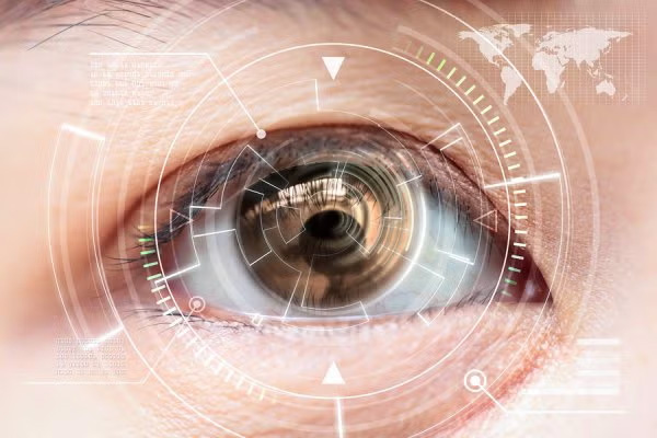 Holograph in the eye