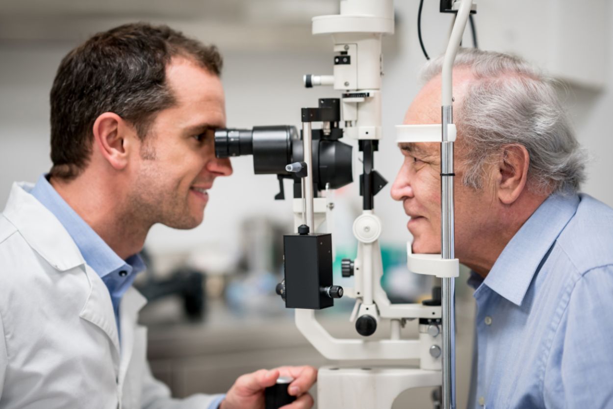 An Older Gentleman Discusses Diabetic Retinopathy Treatment in Derry & Nearby Areas